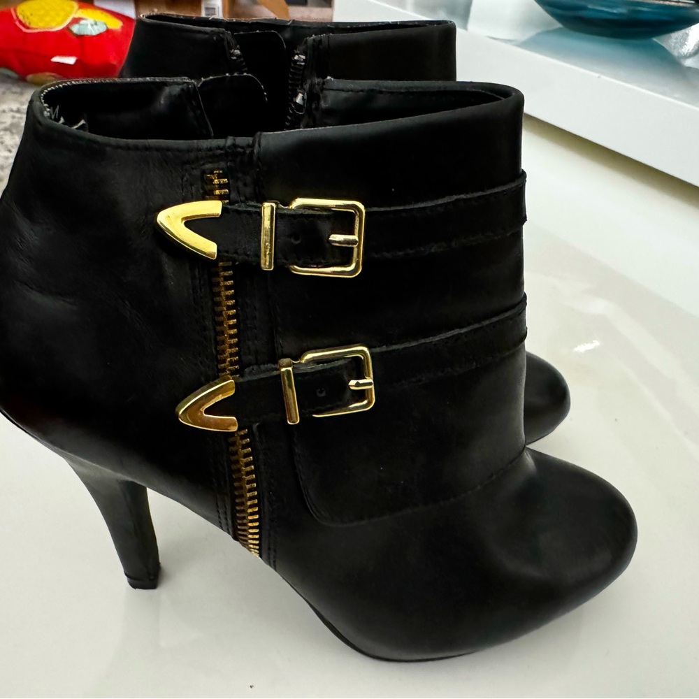 Leather ankle boot